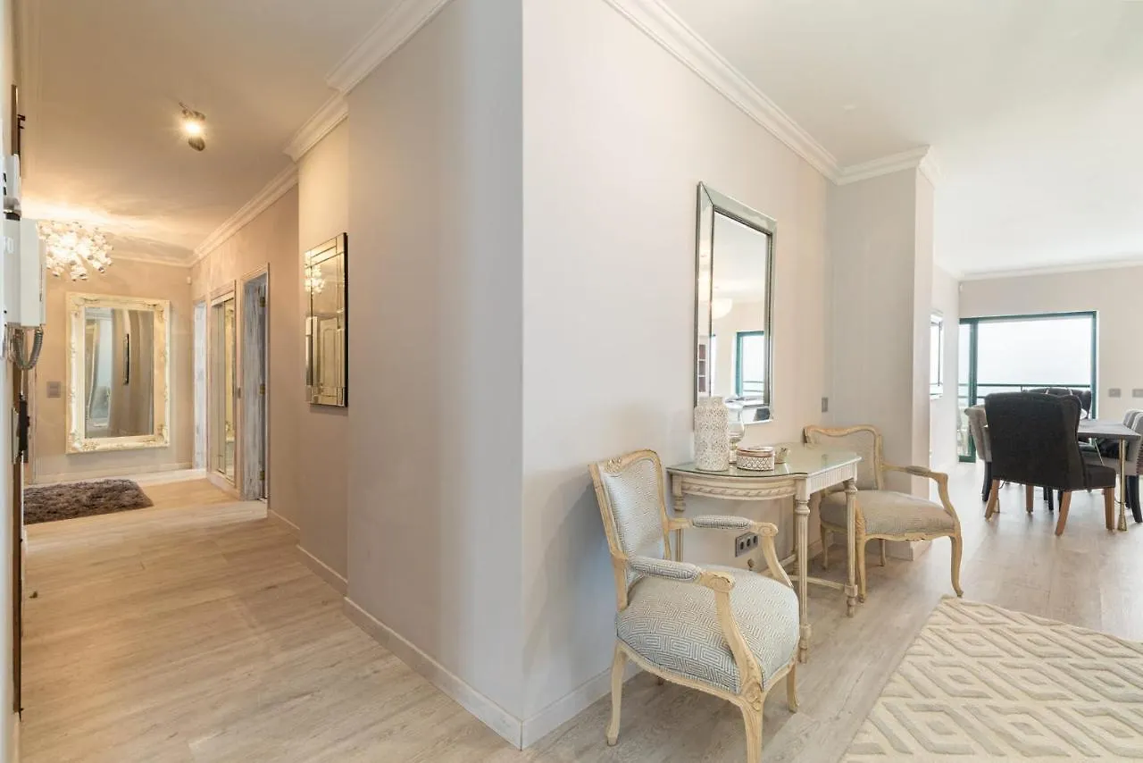 Seaview & Sunsets Apartment Quarteira