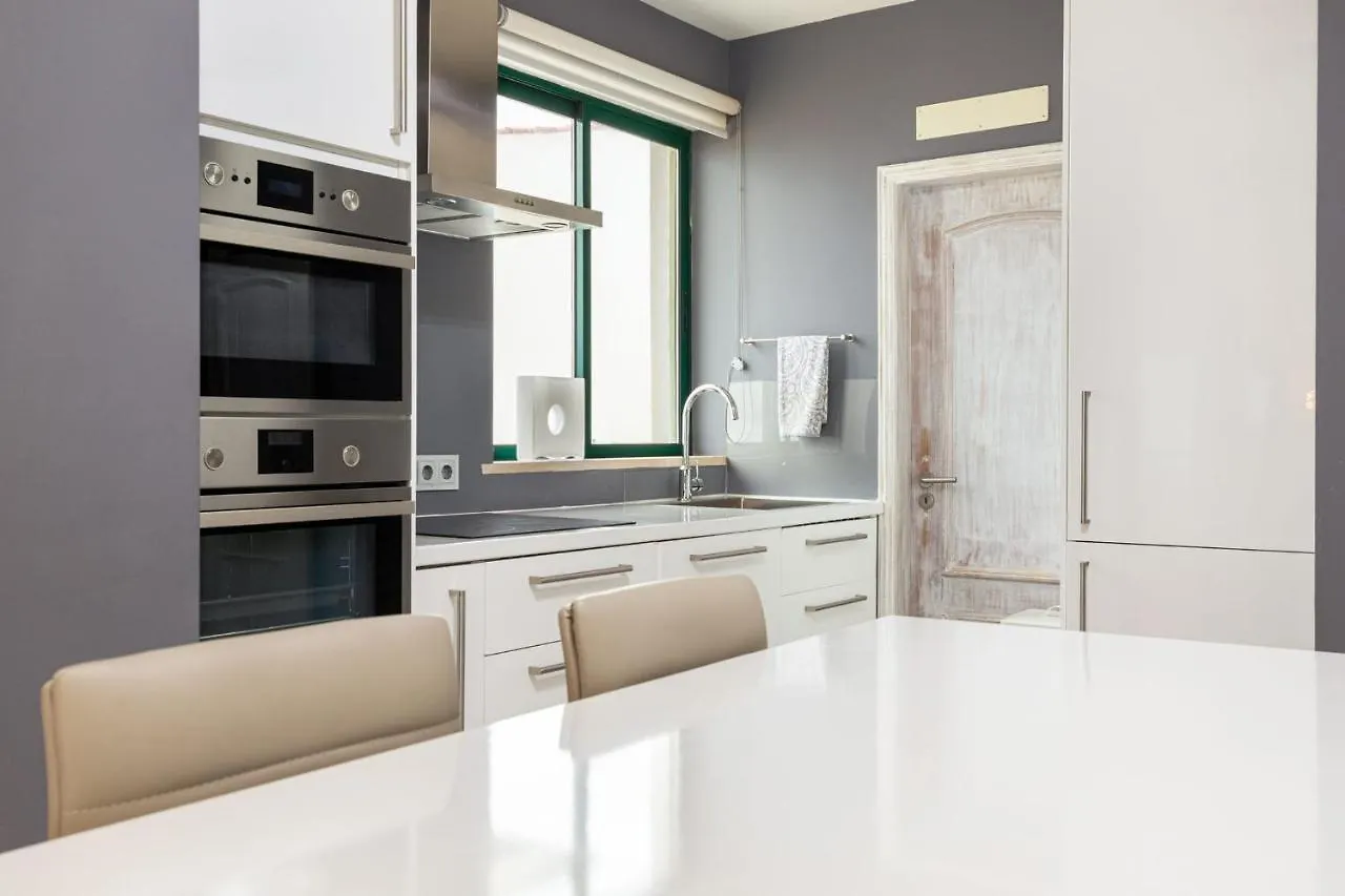 Seaview & Sunsets Apartment Quarteira