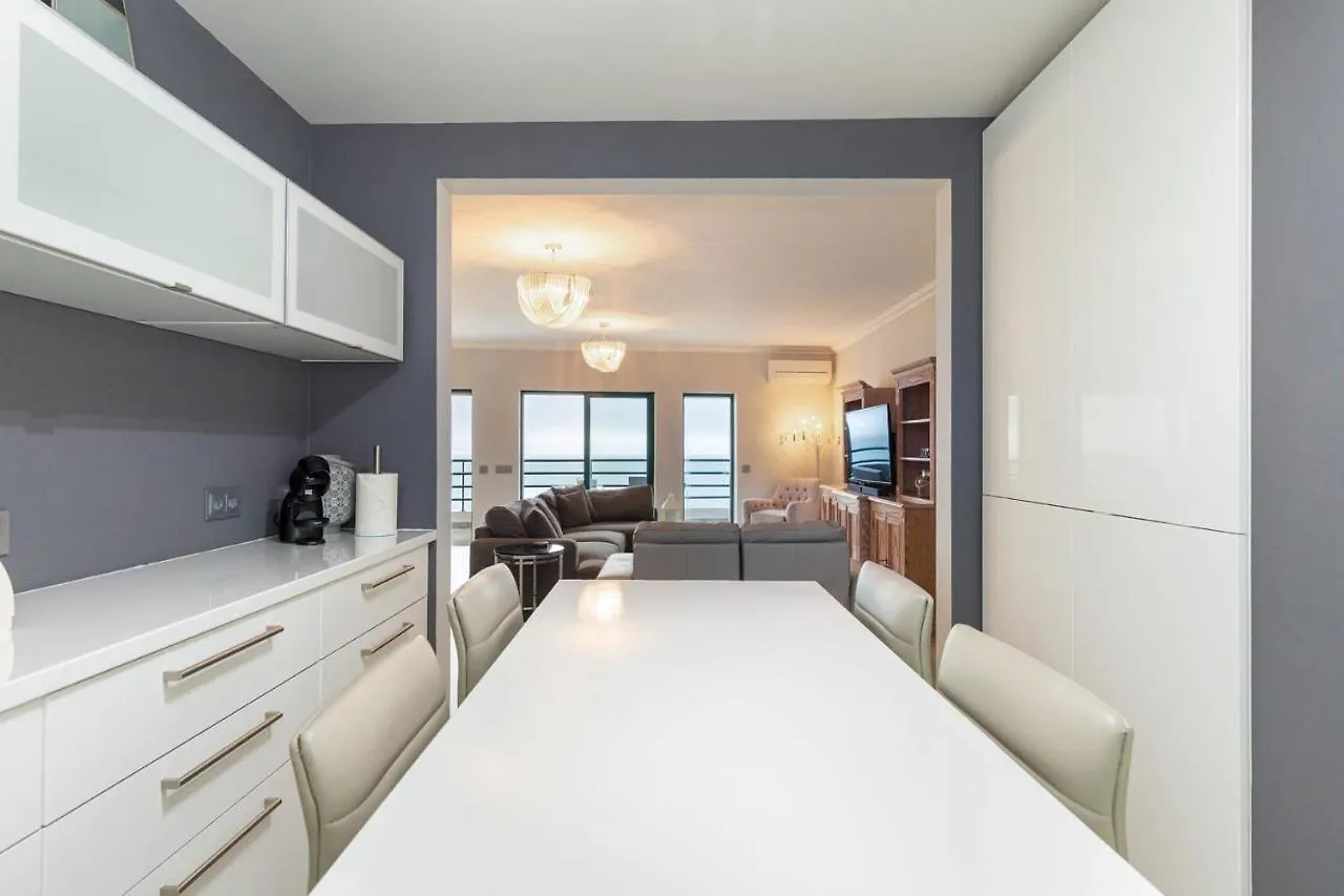 Seaview & Sunsets Apartment Quarteira 0*,  Portogallo